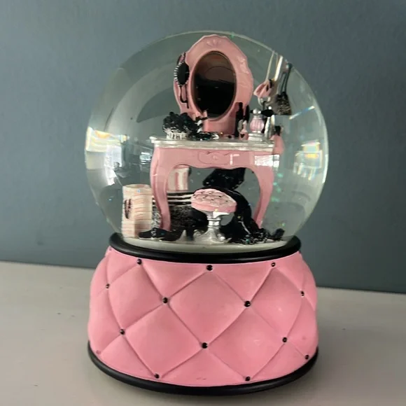 Victoria's Secret Vintage Musical Globe - Picture 12 of 17